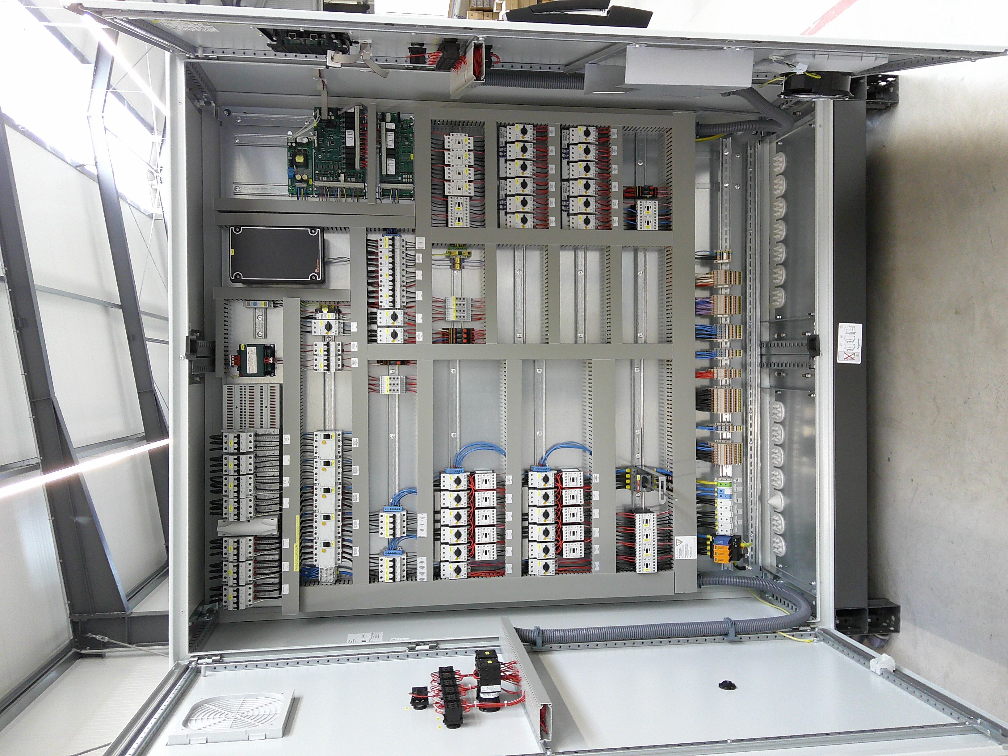 Control cabinet layer house - UV600 3r/4t - ventilation / fe